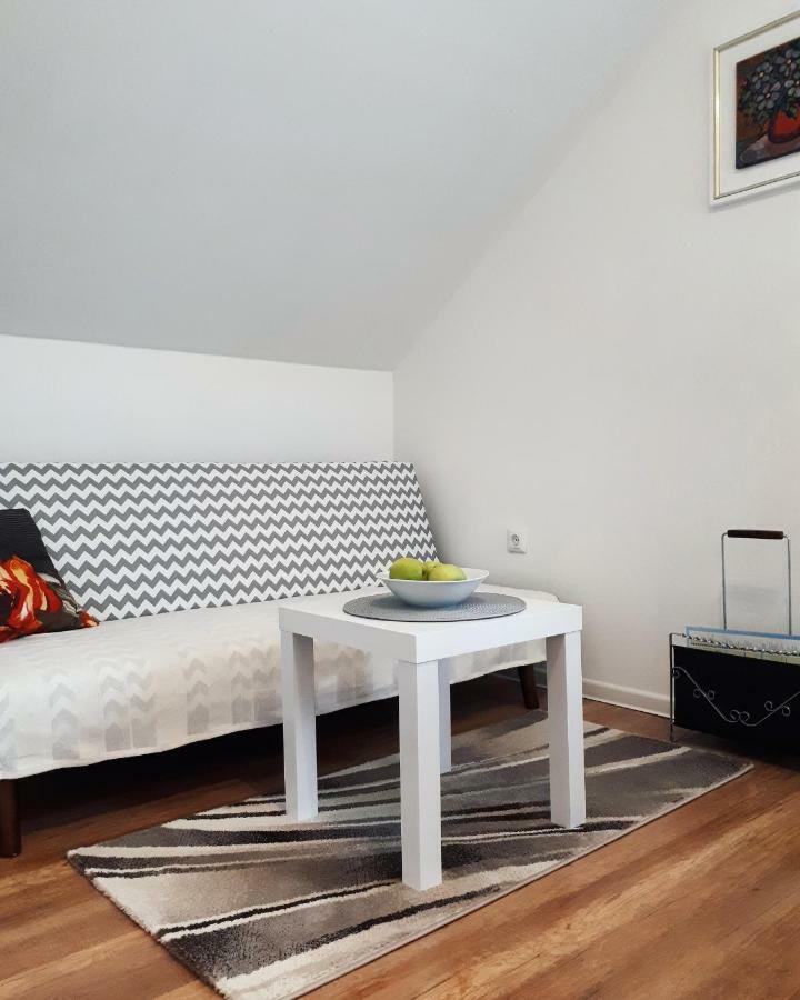 Apartman Lena Tusilovic ภายนอก รูปภาพ